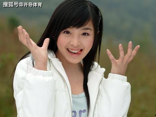 你追哪些明星网红英语,Celebrity and Influencer Chasing: A Glimpse into Modern Pop Culture Obsession