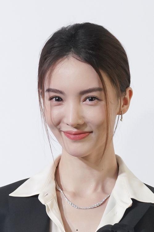 明星网红高清怼脸镜头,直面魅力与争议