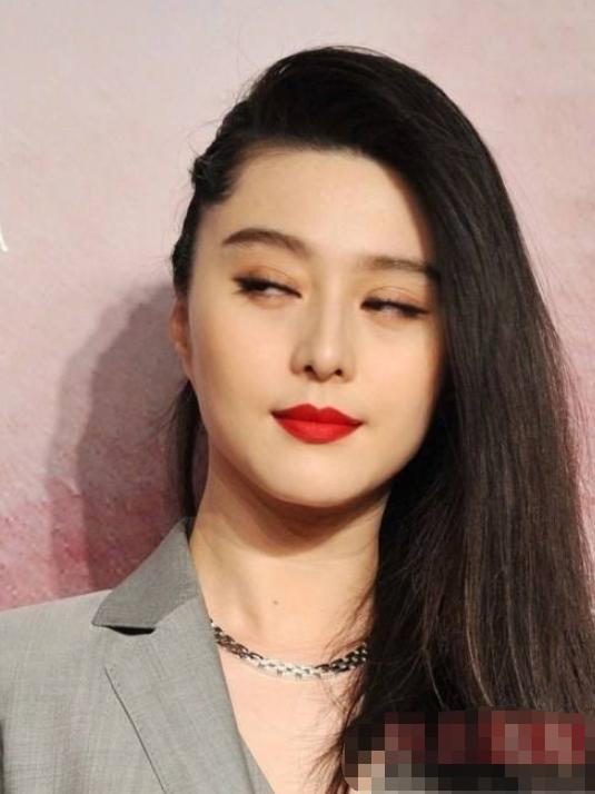 明星网红同款人字夹,明星同款潮流单品解析