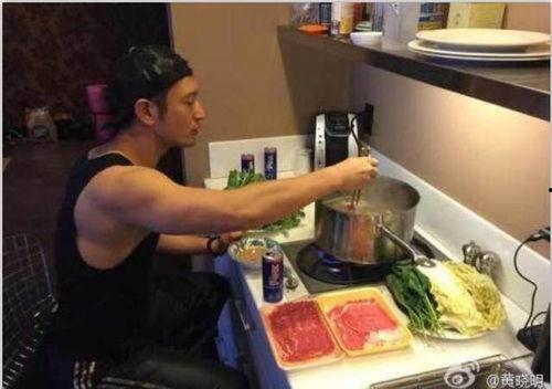 明星网红吃地摊火锅视频,美食与潮流的完美融合