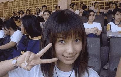 小明星网红戴牙套,美丽蜕变见证口腔健康之路