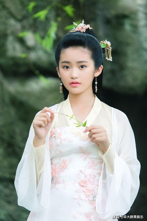 明星网红穿古装图片女生,穿越时空的古装美照集锦