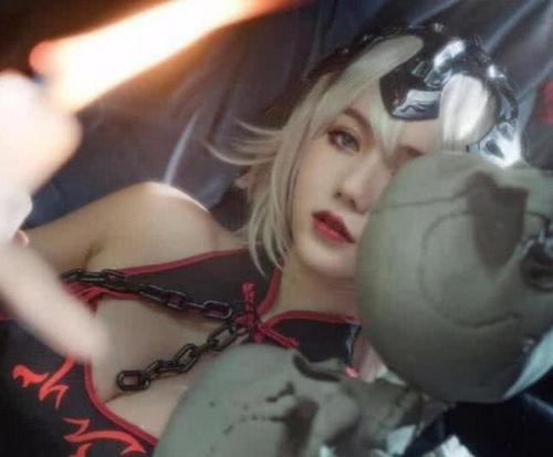 做了颈椎手术的明星网红,颈椎手术明星网红的康复之路