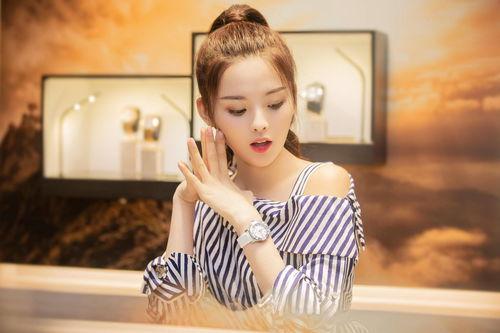 明星网红刘思瑶简介,网红界璀璨新星，多才多艺的青春偶像