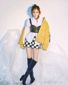 明星网红穿黄领衣服,明星网红引领潮流穿搭新趋势