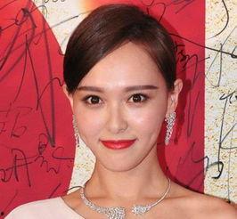 明星网红同款团扇图片,明星同款引领古典美学新潮流