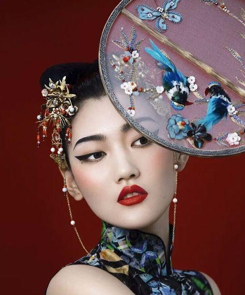 明星网红同款团扇图片,明星同款引领古典美学新潮流