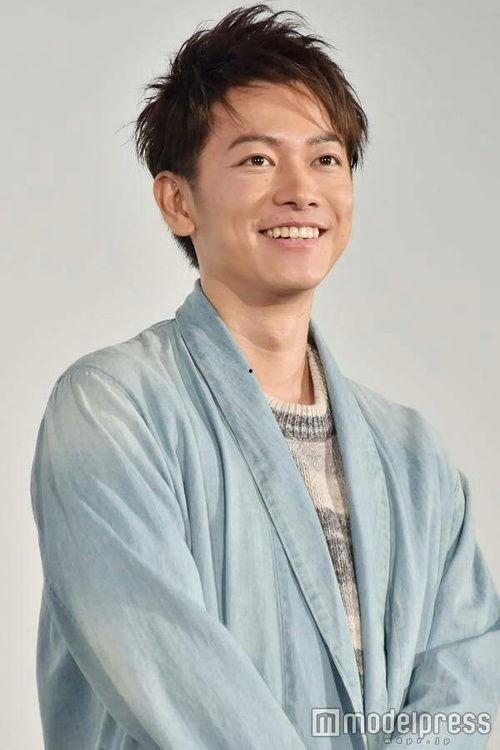 狮子男明星网红是谁,揭秘娱乐圈的“狮王”魅力