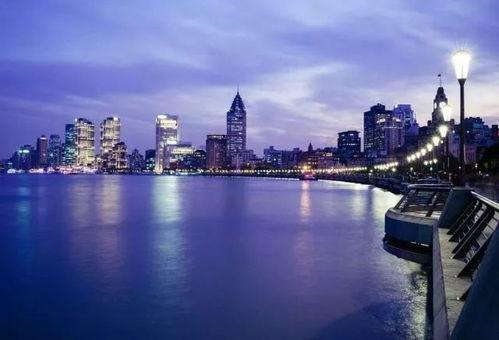 上海外滩今日明星网红,明星网红闪耀，共绘时尚新篇章