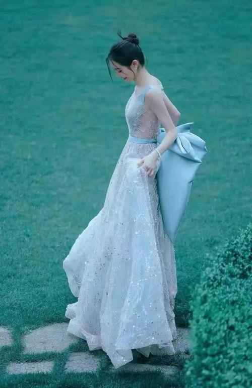 女明星网红背影照片图片,探寻女明星的时尚魅力